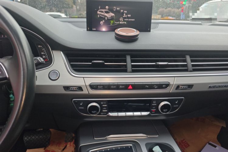 Used Audi Q7 2018 40 TFSI Comfort Model
