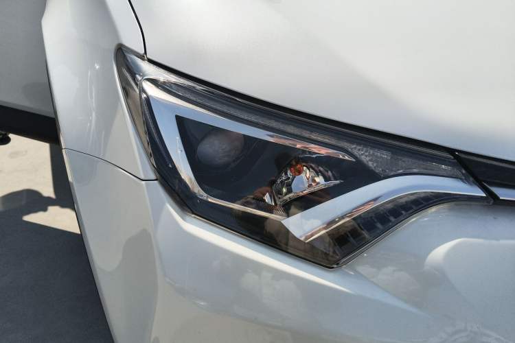 Used Toyota RAV4 2019 2.0L CVT Two-Wheel Drive Pioneer Edition China VI Standard