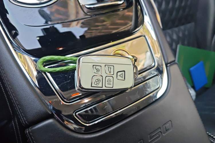 Used Jaguar XJ 2018 XJL 3.0 SC Two-Wheel-Drive Panoramic Business Edition
