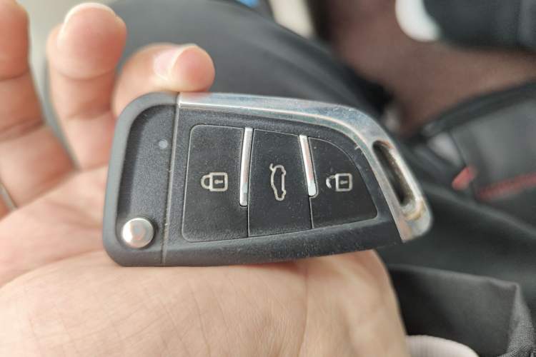 Used CHANGAN Alsvin V5 2012 1.5L Manual Dream Edition