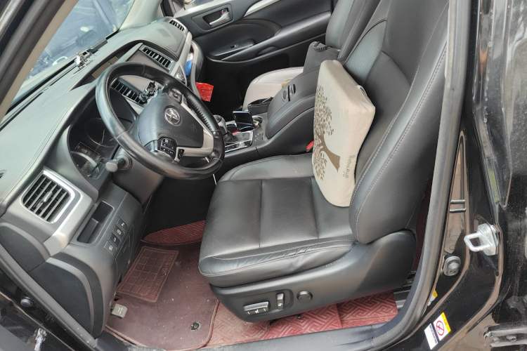 Used Toyota Highlander 2018 2.0T Four-Wheel Drive Prestige Version 7 Seats China V Emission Standard