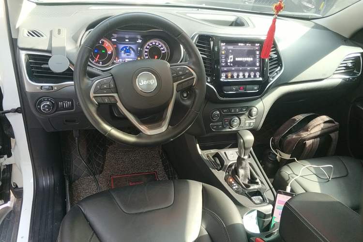 Used Jeep Cherokee 2019 2.0T 2WD Enjoyment Edition China V
