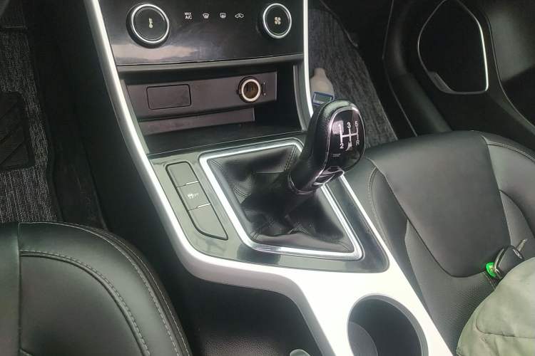 Used Chery Arrizo 5 2019 Facelifted PRO 1.5L Manual Youth Edition China VI Standard Gear Lever