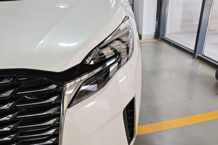 Used Buick GL8 2023 ES Lu Zun Deluxe Model