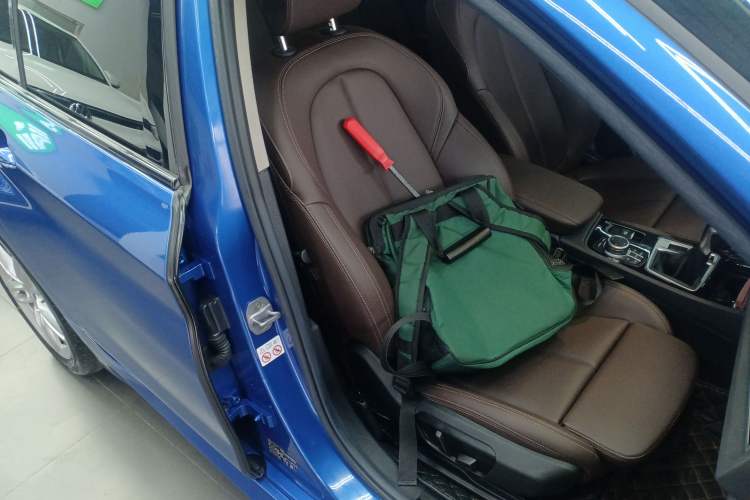 Used BMW 1 Series 2019 118i M Sport Package Right Front Seat