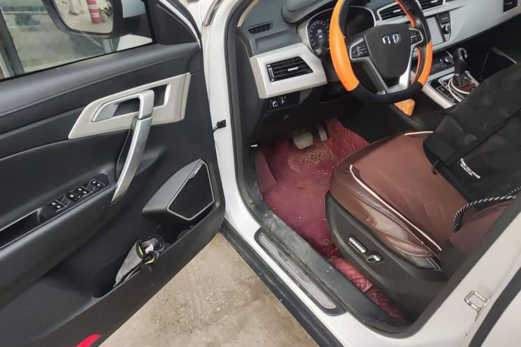 Used Geely Auto Emgrand X7 Sport 2018 1.8TD Automatic Two-Wheel Drive Smart Connect 4G Internet Edition