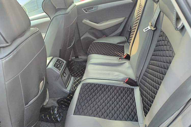 Used Audi Q5 2010 2.0TFSI Technology Edition Left Rear Seat