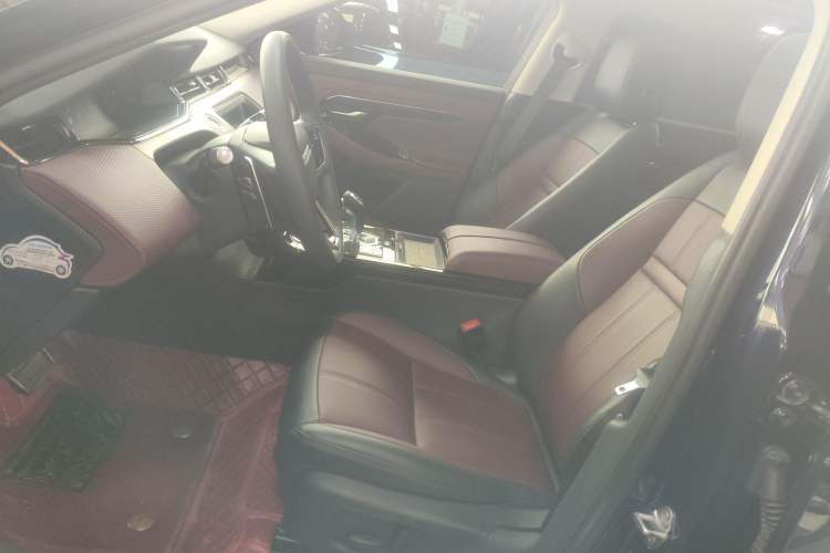 Used Land Rover Range Rover Evoque 2021 Range Rover Velar L 249PS R-Dynamic First Edition
