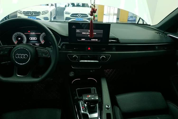 Used Audi A4L 2023 40 TFSI Luxury Dynamic Model Audio And AC Panel