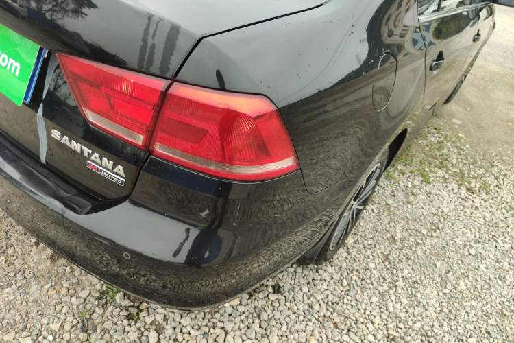 Used Volkswagen Santana 2015 1.6L Automatic Comfort Edition Right Rear Taillight