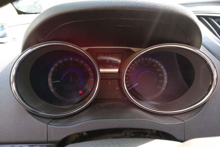 Used JAC Group Refine M2 2013 1.5L Manual Comfort Model 5 Seats
