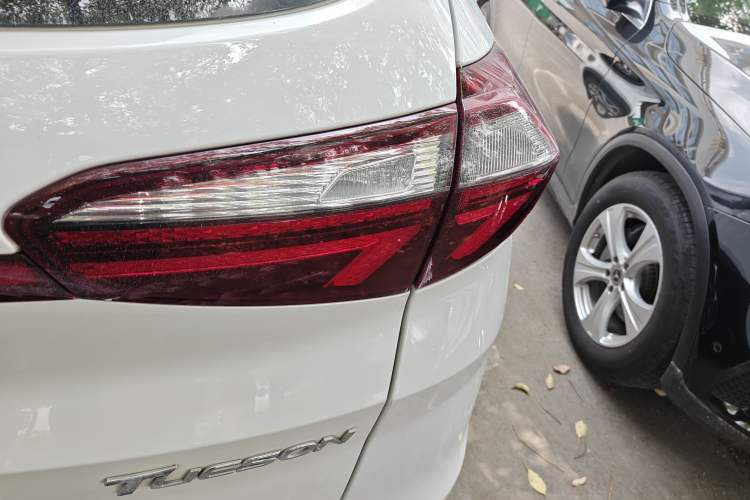 Used Hyundai Tucson 2019 280TGDi Dual-Clutch Two-Wheel Drive Fashion Edition China VI Standard
