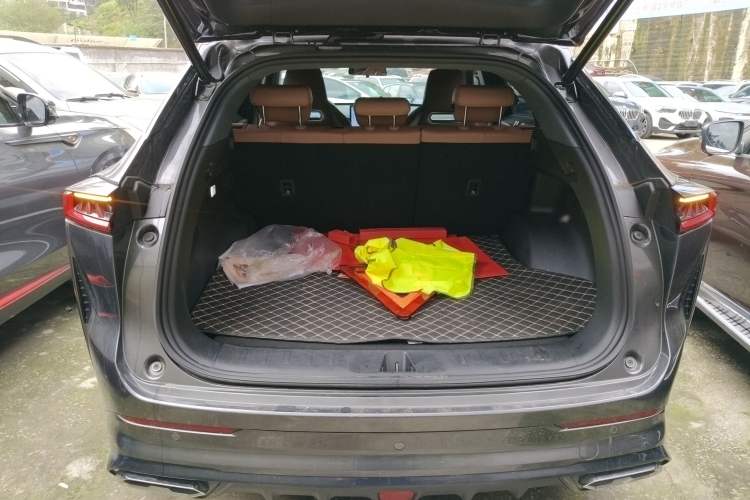 Used CHANGAN UNI-Z New Energy 2024 Blue Whale Smart Electric iDD 125km Beyond Edition Trunk