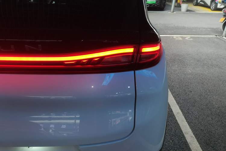 Used Dayun Yuehu 2021 32.85 kWh Two-Wheel-Drive Sprite Version
