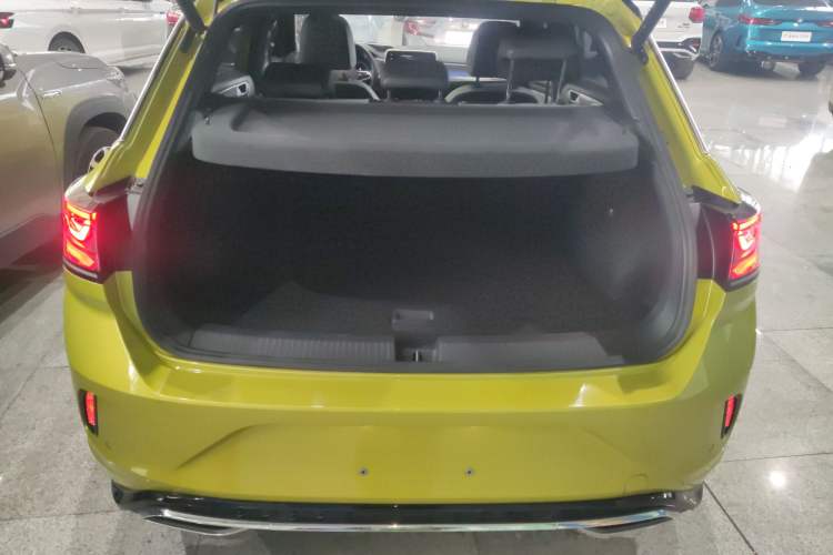 Used Volkswagen T-ROC 2023 300TSI DSG Two-Wheel Drive Starlight Edition