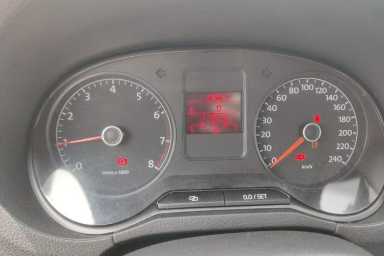 Used Volkswagen Polo 2011 1.6L Automatic ZhiShang Version Odometer Close Up