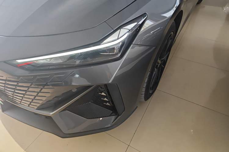 Used Changan UNI-V iDD 2023 Zhidian iDD 1.5T 113km Smart & Fun Version (Rapid Edition)
