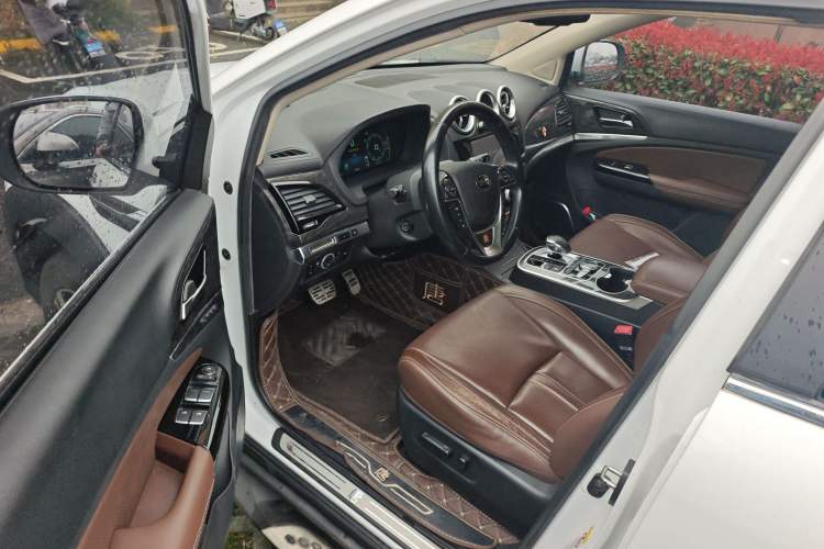 Used BYD Tang New Energy 2015 2.0T Four-Wheel-Drive Flagship Model
