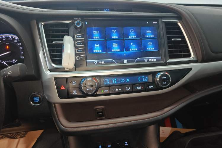 Used Toyota Highlander 2018 2.0T Four-Wheel Drive Luxury Version 7 Seats China VI Standard
