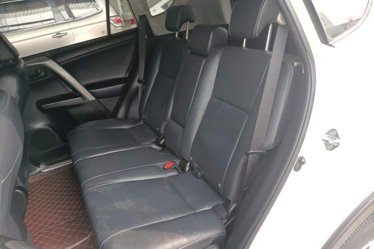 Used Toyota RAV4 2016 2.5L Automatic 4x4 Elite Edition
