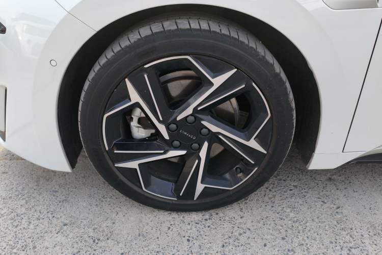 Used Lynk & Co 07 2024 EM-P 126 Long-Range Ultra Exterior 4