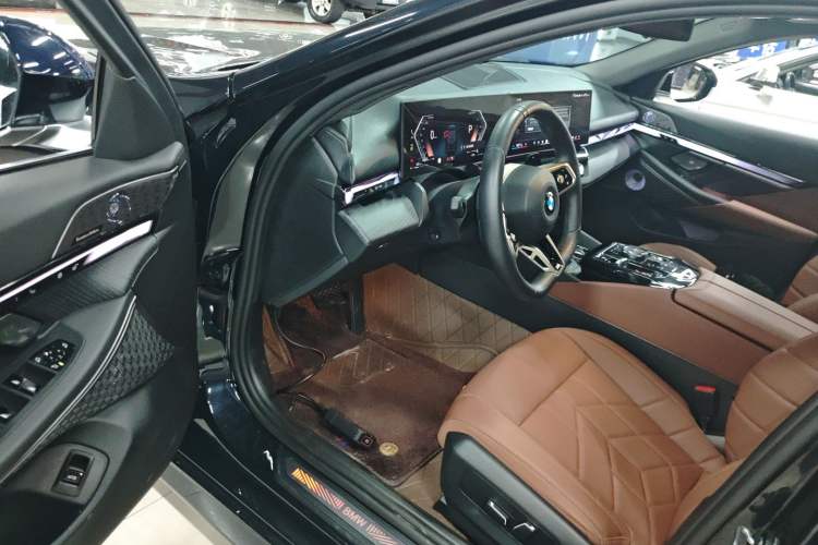 Used BMW 5 Series 2024 530Li Leading Luxury Package
