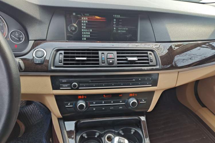 Used BMW 5 Series 2013 525Li Luxury Model