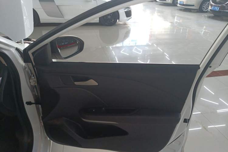 Used Chevrolet Monza 2020 Light Hybrid Redline 320T Dual-Clutch Thrilling Edition