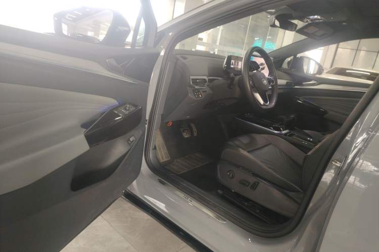 Used Volkswagen ID.4 CROZZ 2022 Long-Range PRO Edition Driver Seat