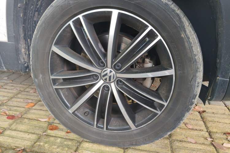 Used Volkswagen Tiguan 2015 2.0 TSI Automatic All-Wheel Drive Flagship Edition