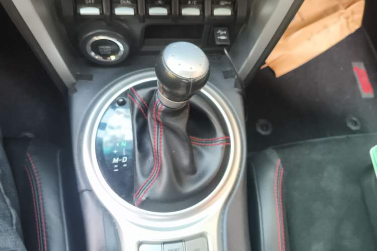 Used Subaru BRZ 2015 2.0i Automatic Model Gear Lever
