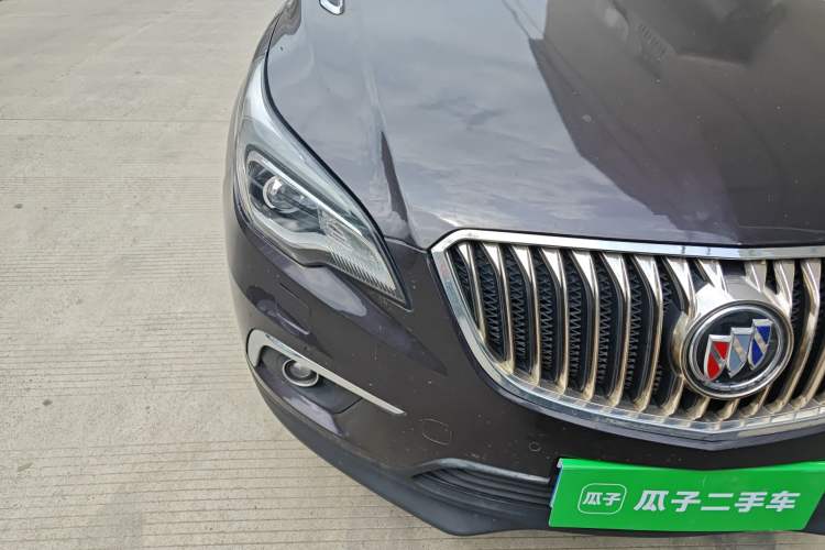 Used Buick Envision 2016 28T Four-Wheel Drive Luxury Model Right Front Headlight