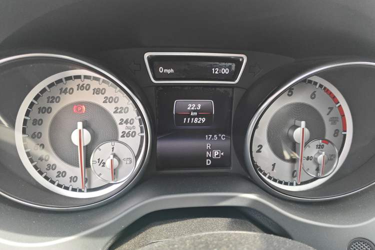 Used Mercedes-Benz CLA 2014 CLA 260 4MATIC Odometer Close Up