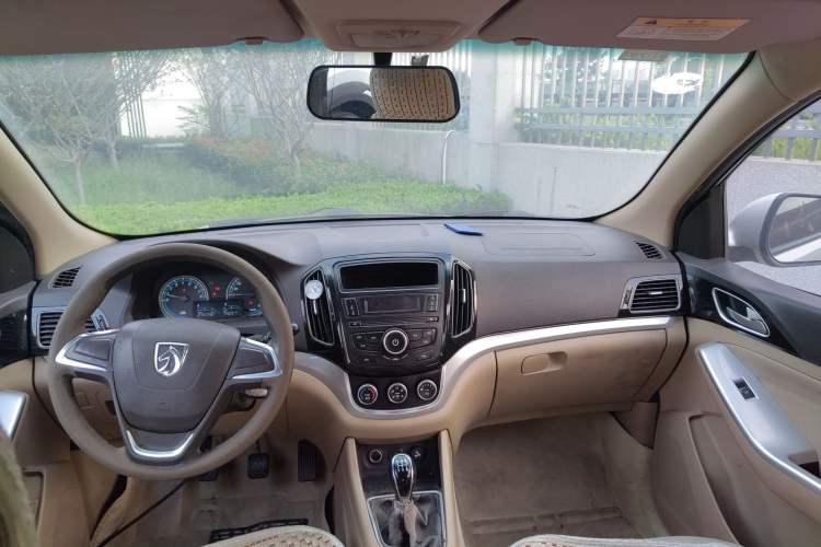 Used Baojun 730 2016 1.5L Manual Value Edition 5 Seats China V Emission Standard