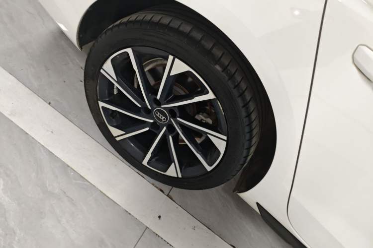 Used Audi A4L 2023 40 TFSI Luxury Dynamic Model
