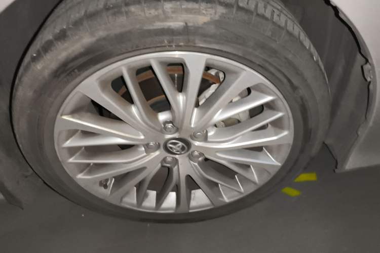 Used Toyota Camry 2019 Revised Version 2.5G Luxury Edition Right Front Wheel Hub