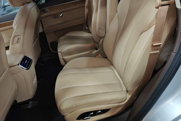 Used Hima AITO M7 2024 1.5T Intelligent Driving Rear-Drive Max Edition 6 Seats Left Rear Seat