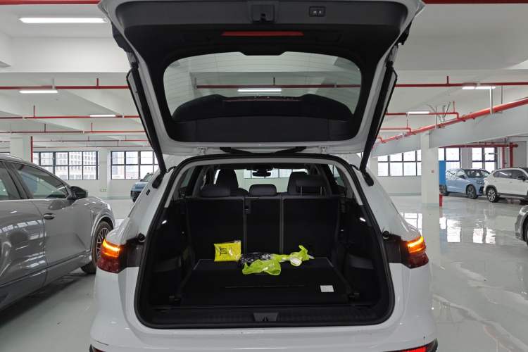 Used Audi Q5 e-tron 2023 40 e-tron Starry Edition Mecha Kit
