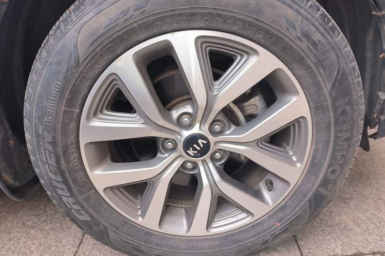 Used Kia Sportage R 2015 2.0L Automatic Two-Wheel Drive GLS Right Front Wheel Hub