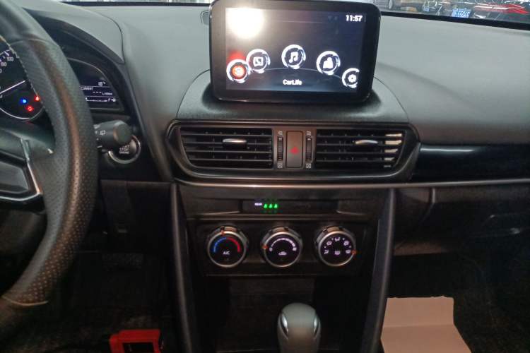 Used Mazda CX-4 2021 2.0L Automatic Two-Wheel Drive Blue Sky Youth Edition Audio And AC Panel