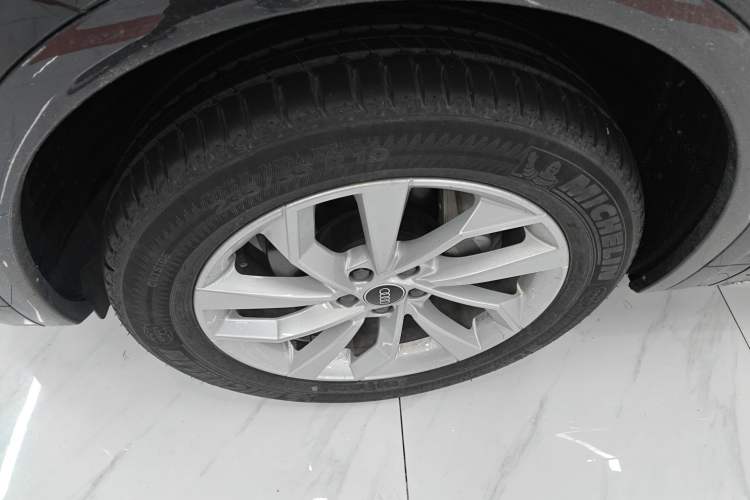 Used Audi Q5L 2023 40T Luxury Elegant Model Exterior 7