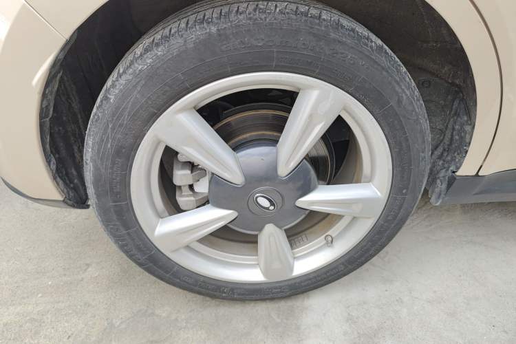 Used ORA Good Cat 2022 400km Standard Range Luxury Version Lithium Iron Phosphate Right Rear Wheel Hub