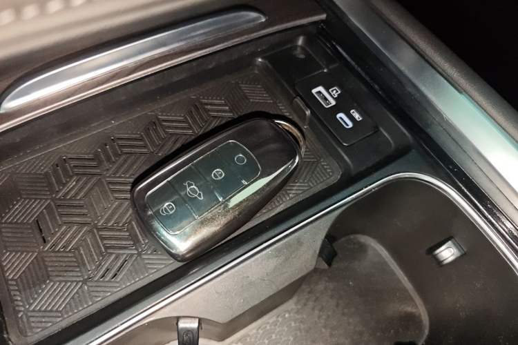 Used Chery Tiggo 8 PRO 2024 Champion Edition 290T Two-Wheel Drive Shining Version 7 Seats
