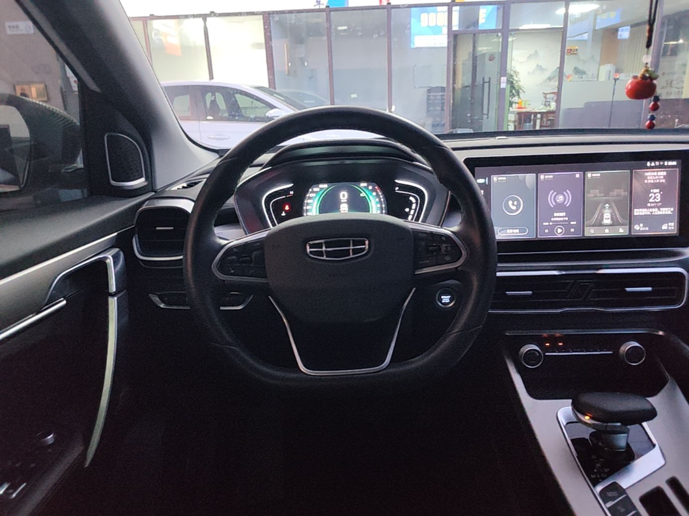 Geely Auto Coolray 2023 1.5T DCT Diamond Edition — снимка 13