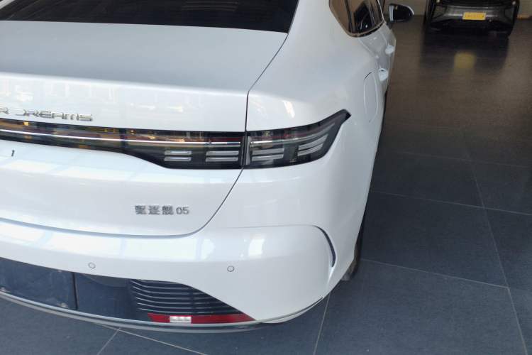 Used BYD Destroyer 05 2024 HONOR Edition DM-i 55KM Luxury Model Exterior 3