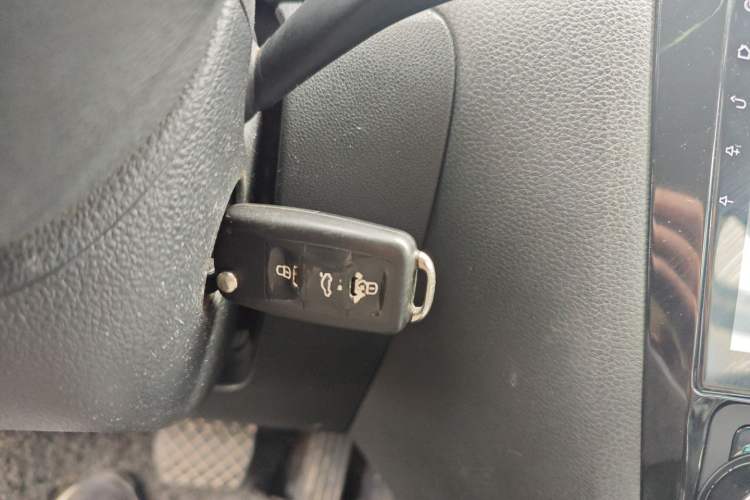 Used Volkswagen Sagitar 2014 1.6L Automatic Comfort Model Vehicle Key