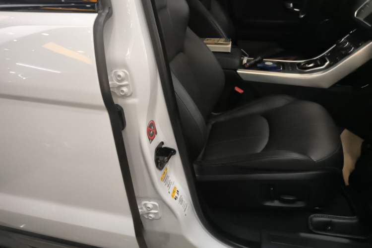 Used Land Rover Range Evoque 2018 240PS PURE Style Edition
