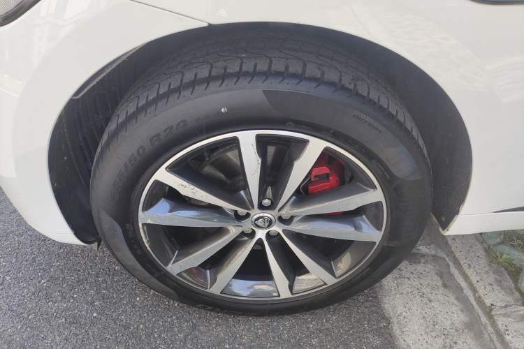 Used Jaguar F-PACE 2024 P250 R-Dynamic SE Exterior 4