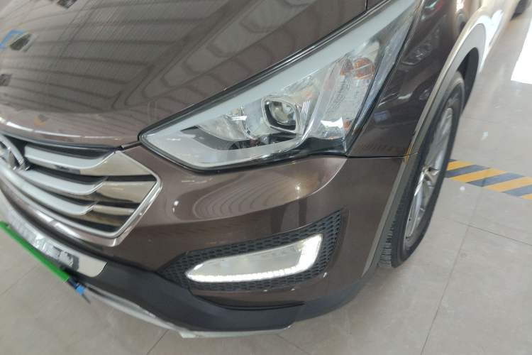 Used Hyundai Santa Fe 2015 2.0T Automatic 4x4 Smart 7-Seater
