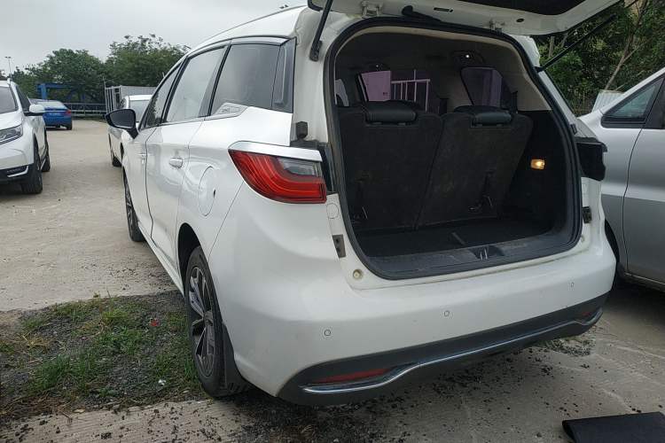 Used BYD Song MAX 2019 1.5T Automatic Smart Connect Ruiyi Model 7 Seats China V Emission Standard Rear Left 45 Deg